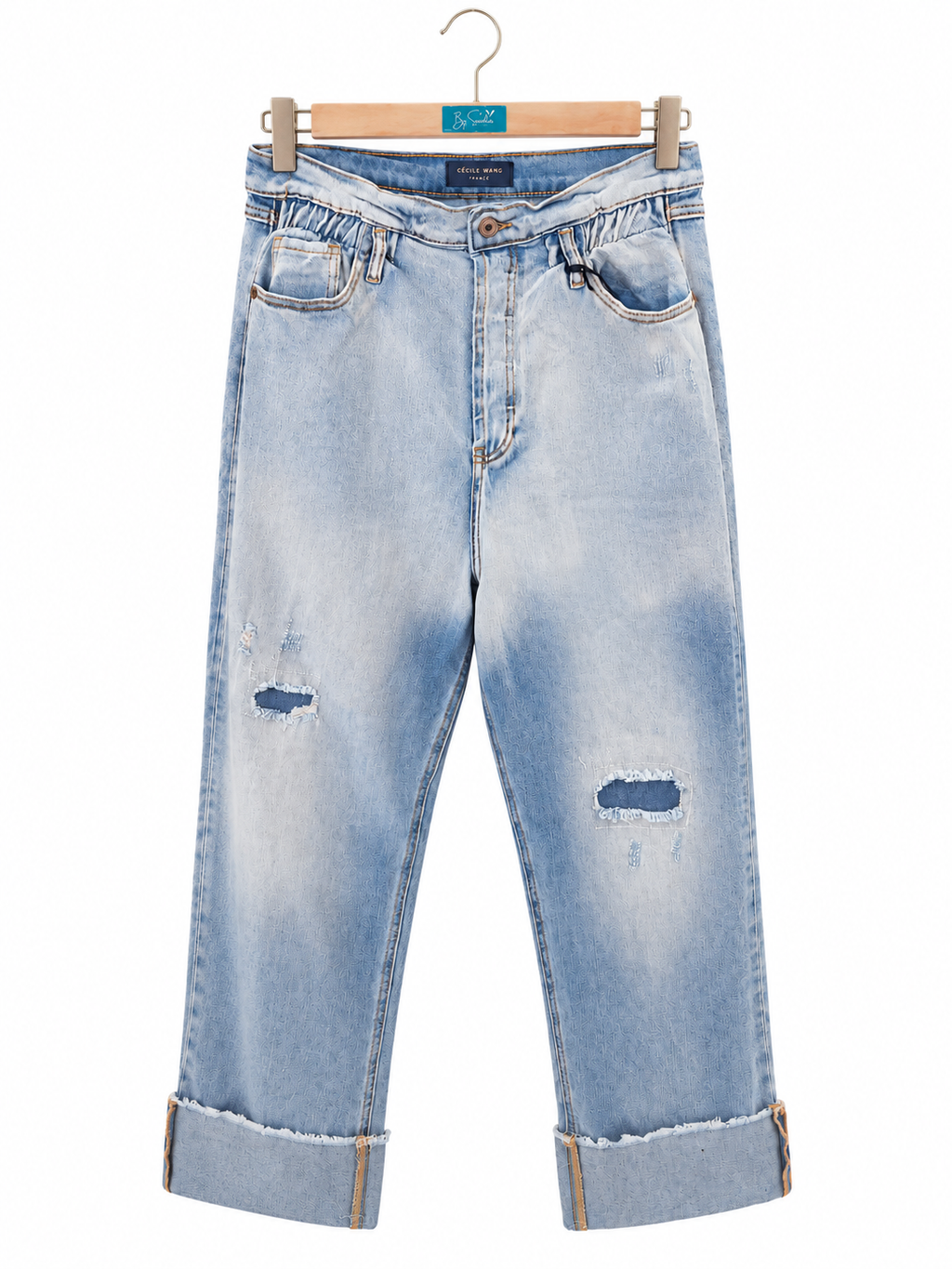 Jean boyfriend délavé à détails déchirés